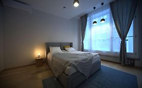 3 Bedroom Apartment In The Old/T